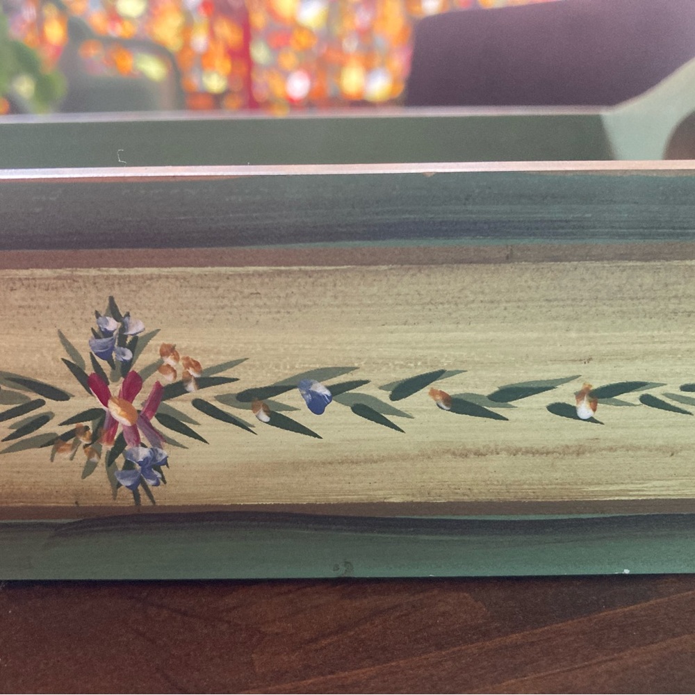 Hand-painted wood tray with handles - Picture 4 of 6